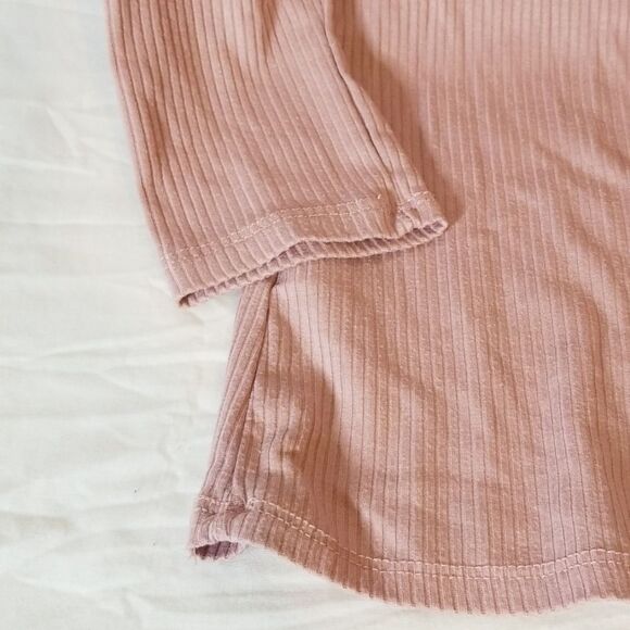 Heart &‎ Hips V-Neck Quarter Length Sleeve Blouse - Picture 7 of 8